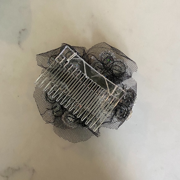 Assorted Costume Hair Accessories - Picture 9 of 9